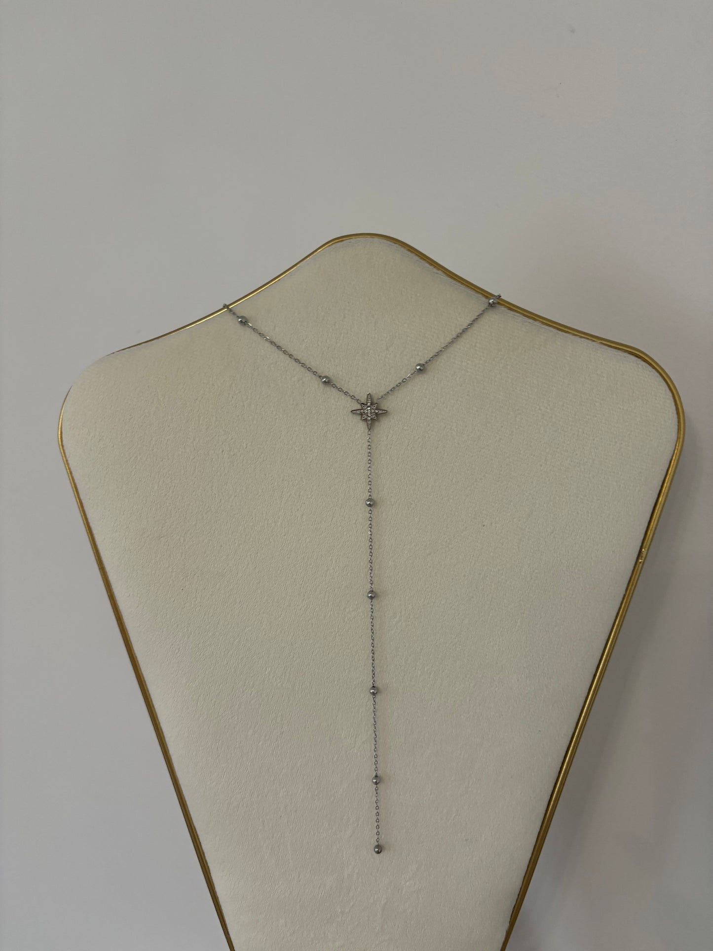 COLLIER LANA